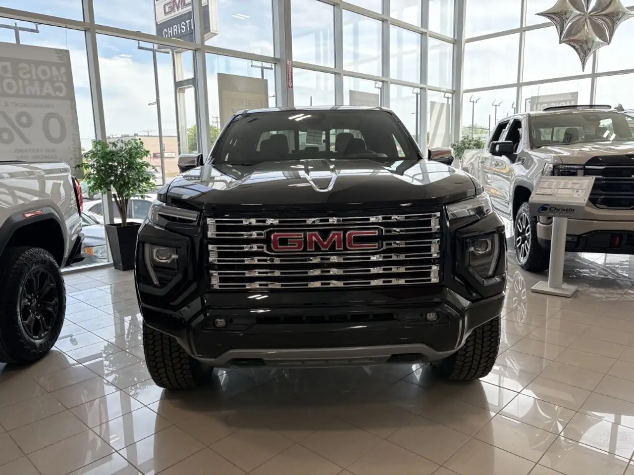 GMC Canyon снимка GMC Canyon