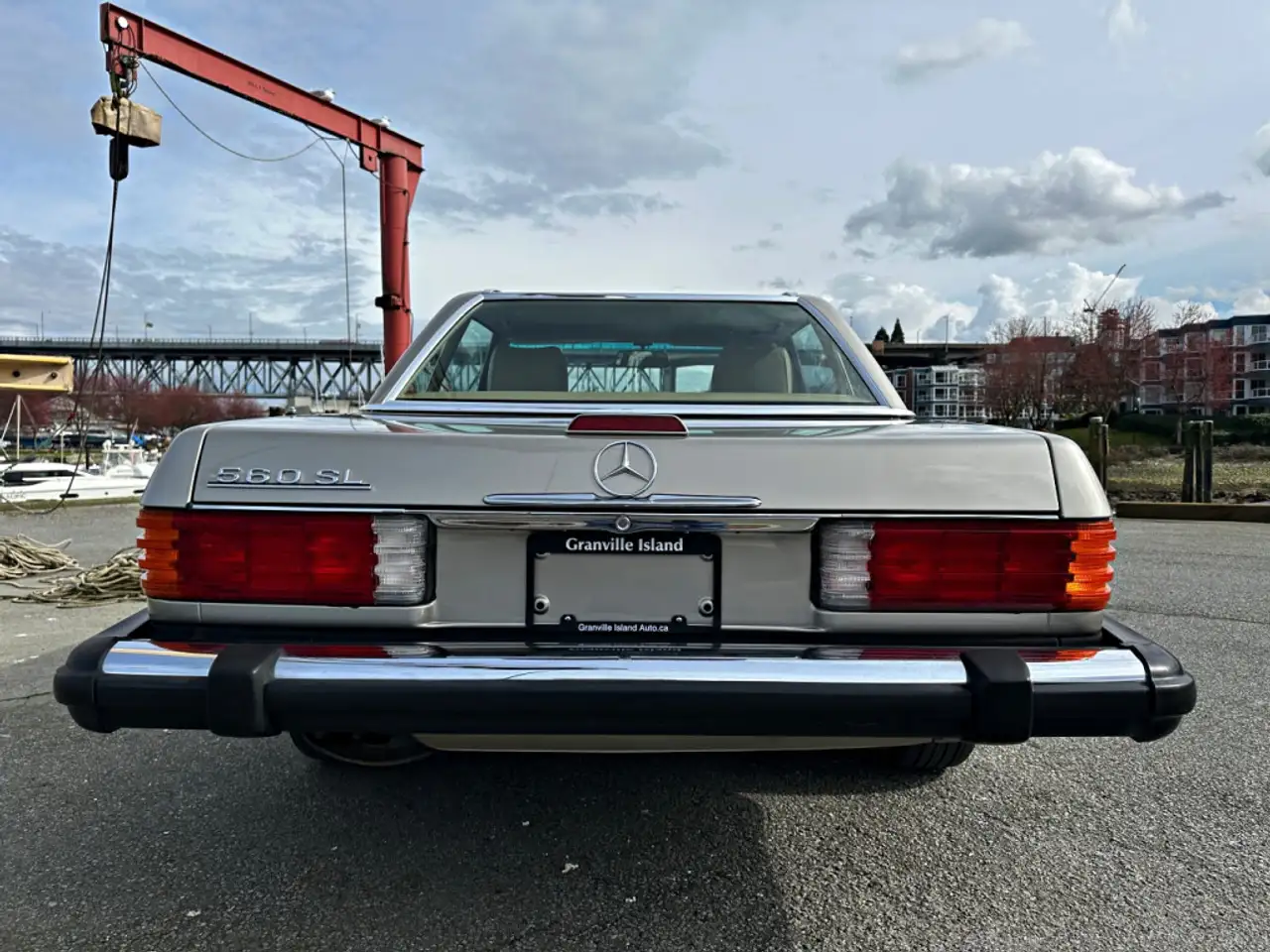 Mercedes-Benz SL снимка Mercedes-Benz SL