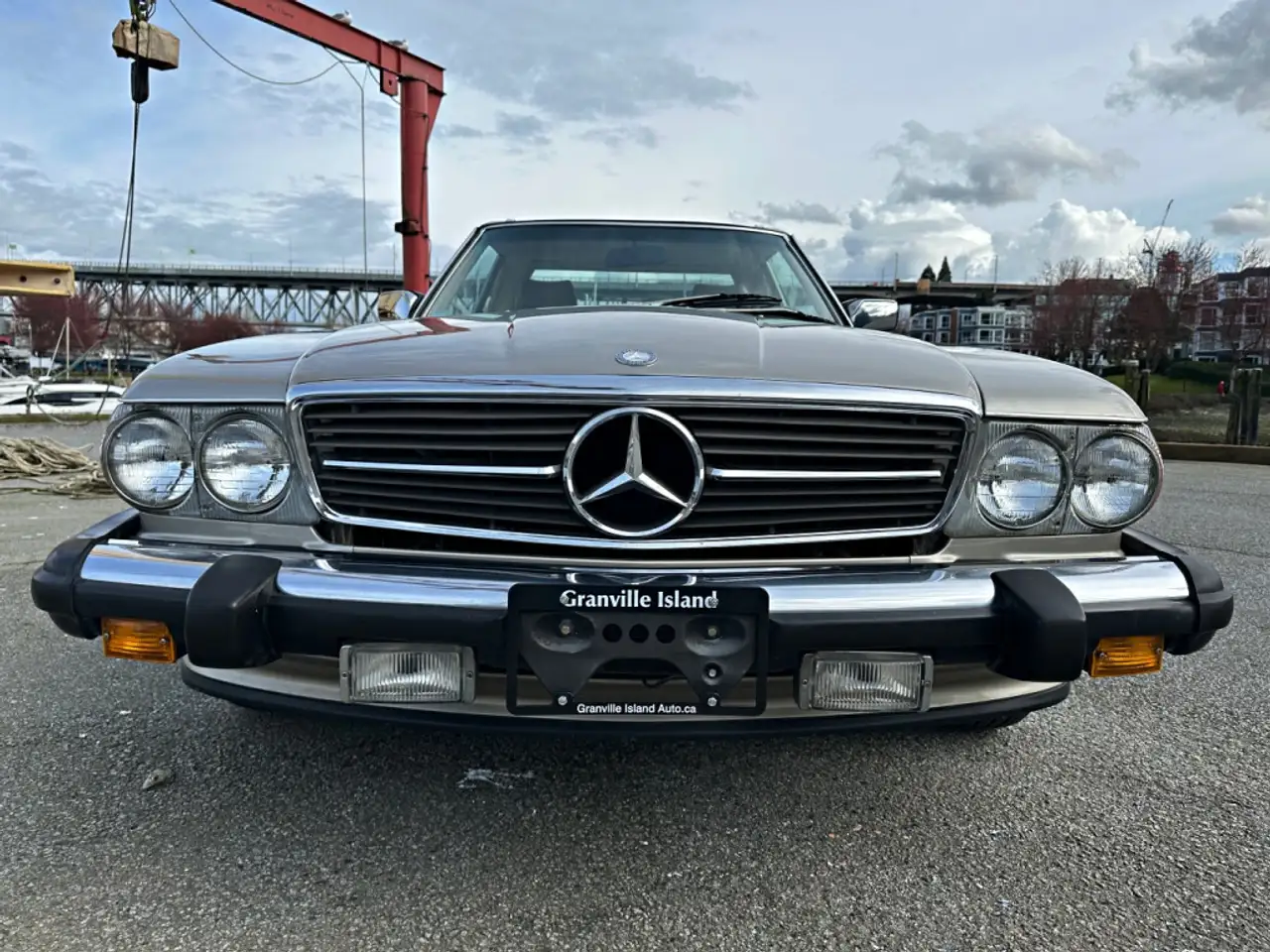 Mercedes-Benz SL снимка Mercedes-Benz SL