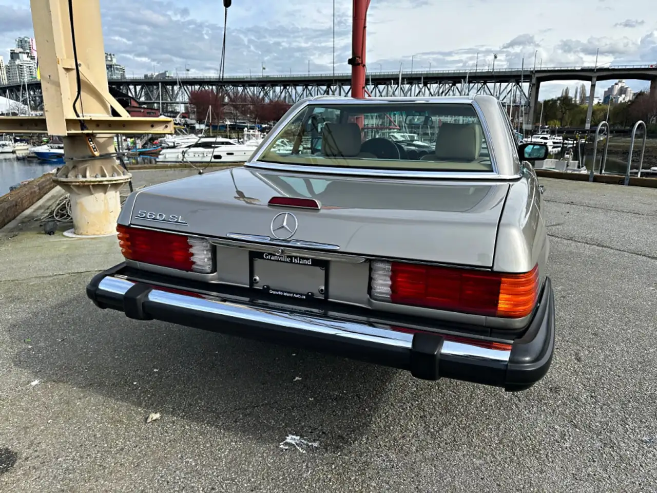 Mercedes-Benz SL снимка Mercedes-Benz SL
