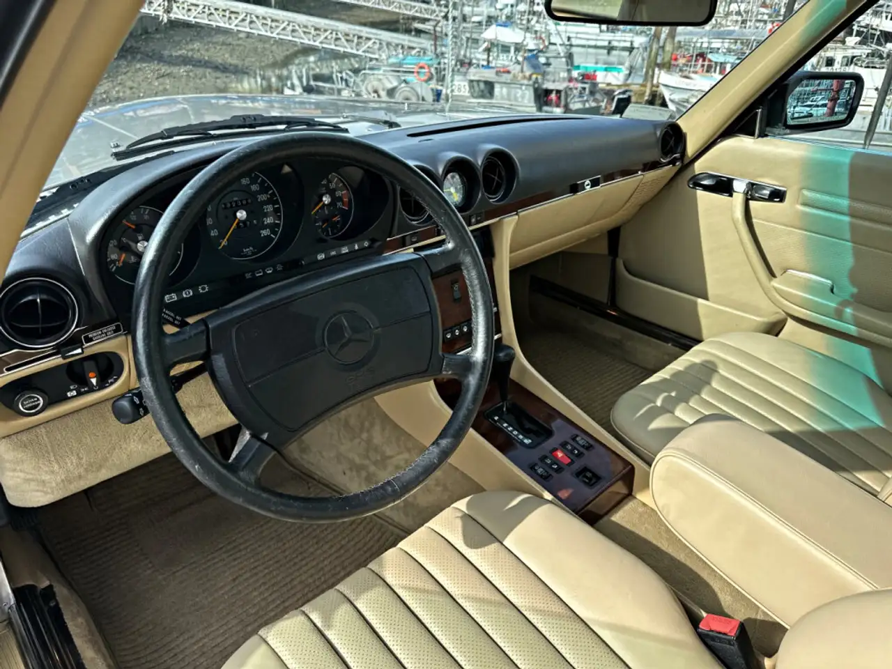 Mercedes-Benz SL снимка Mercedes-Benz SL