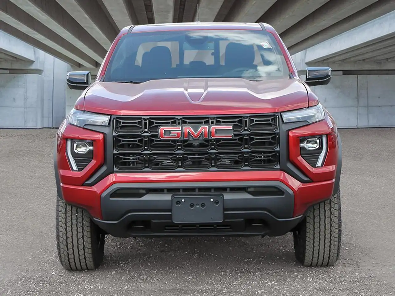 GMC Canyon photo GMC Canyon