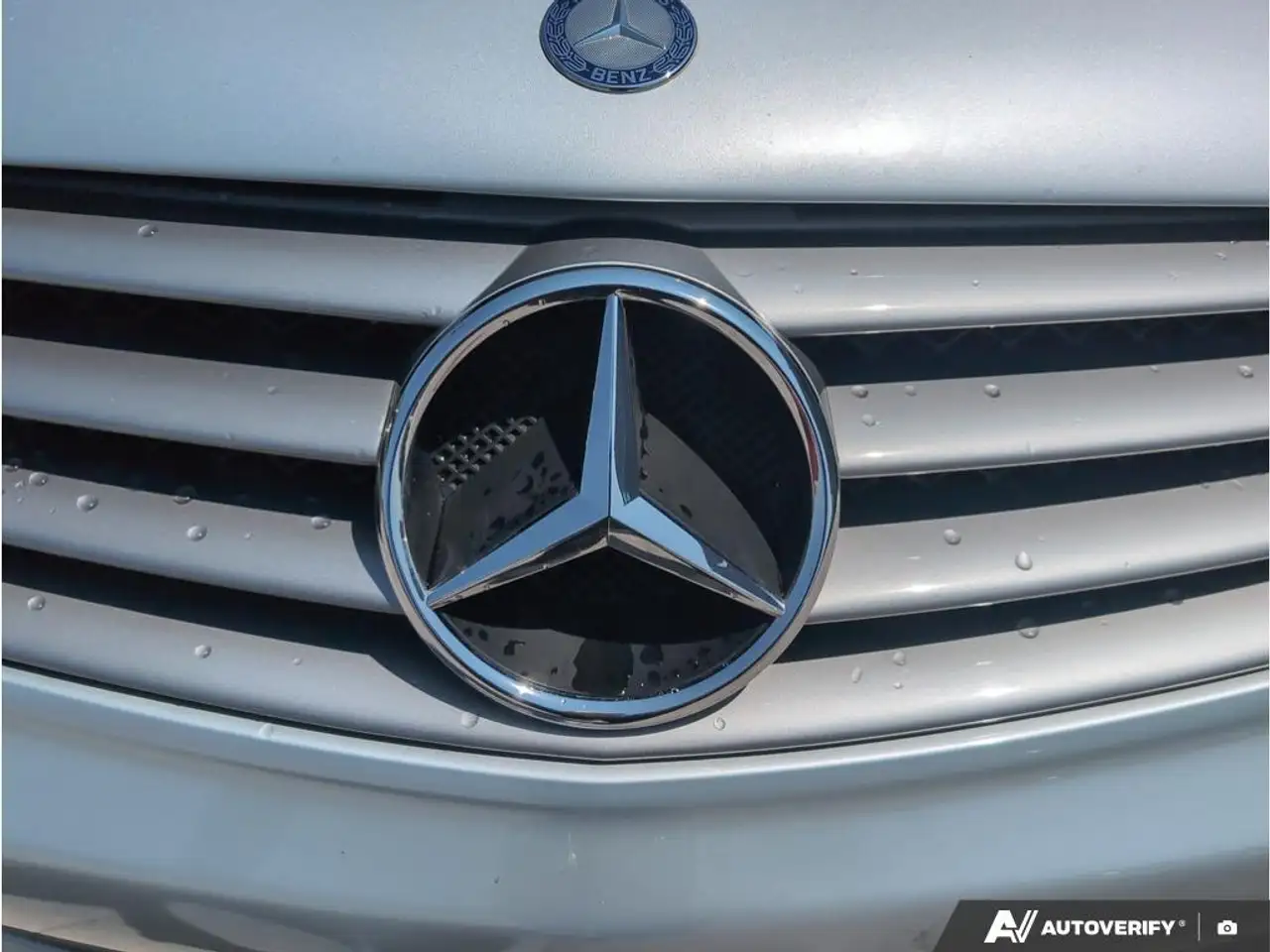 Mercedes-Benz SL photo Mercedes-Benz SL