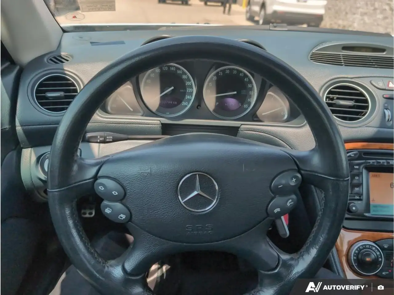 Mercedes-Benz SL photo Mercedes-Benz SL
