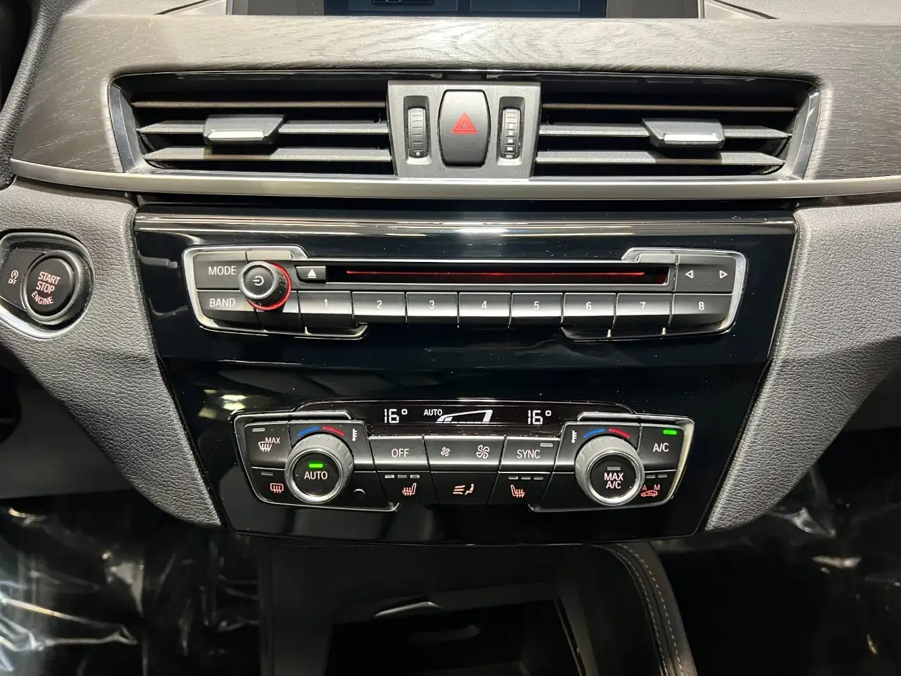 BMW X1 photo BMW X1
