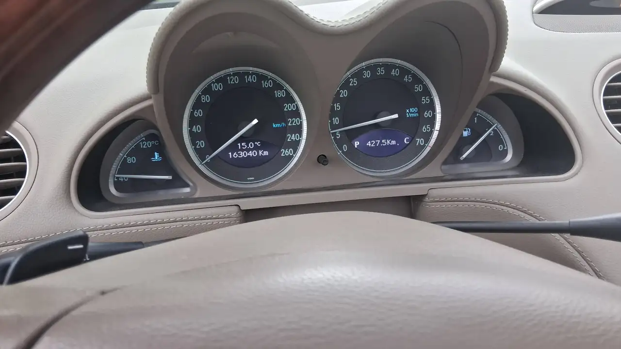 Mercedes-Benz SL снимка Mercedes-Benz SL