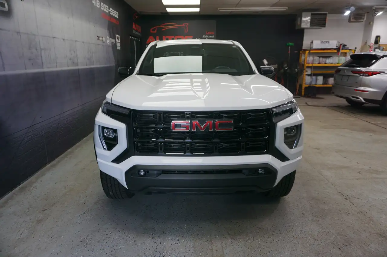 GMC Canyon photo GMC Canyon