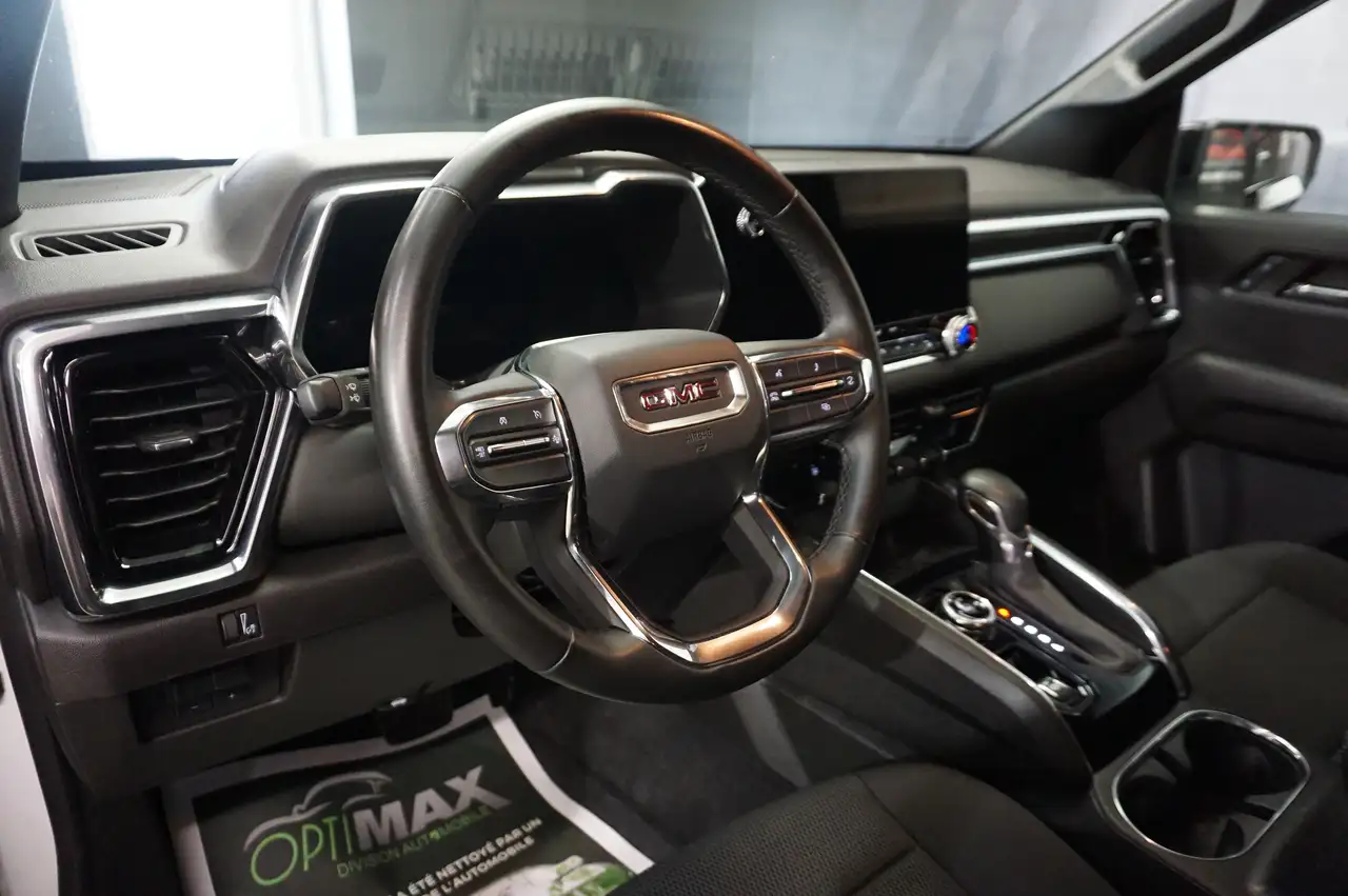 GMC Canyon photo GMC Canyon