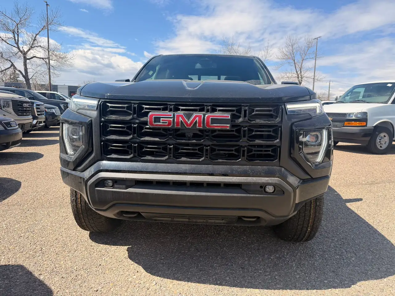 GMC Canyon photo GMC Canyon
