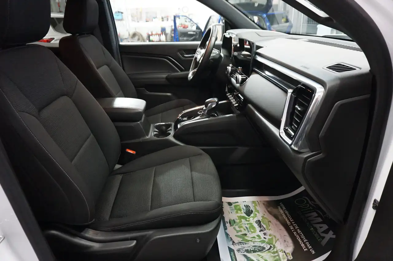GMC Canyon photo GMC Canyon
