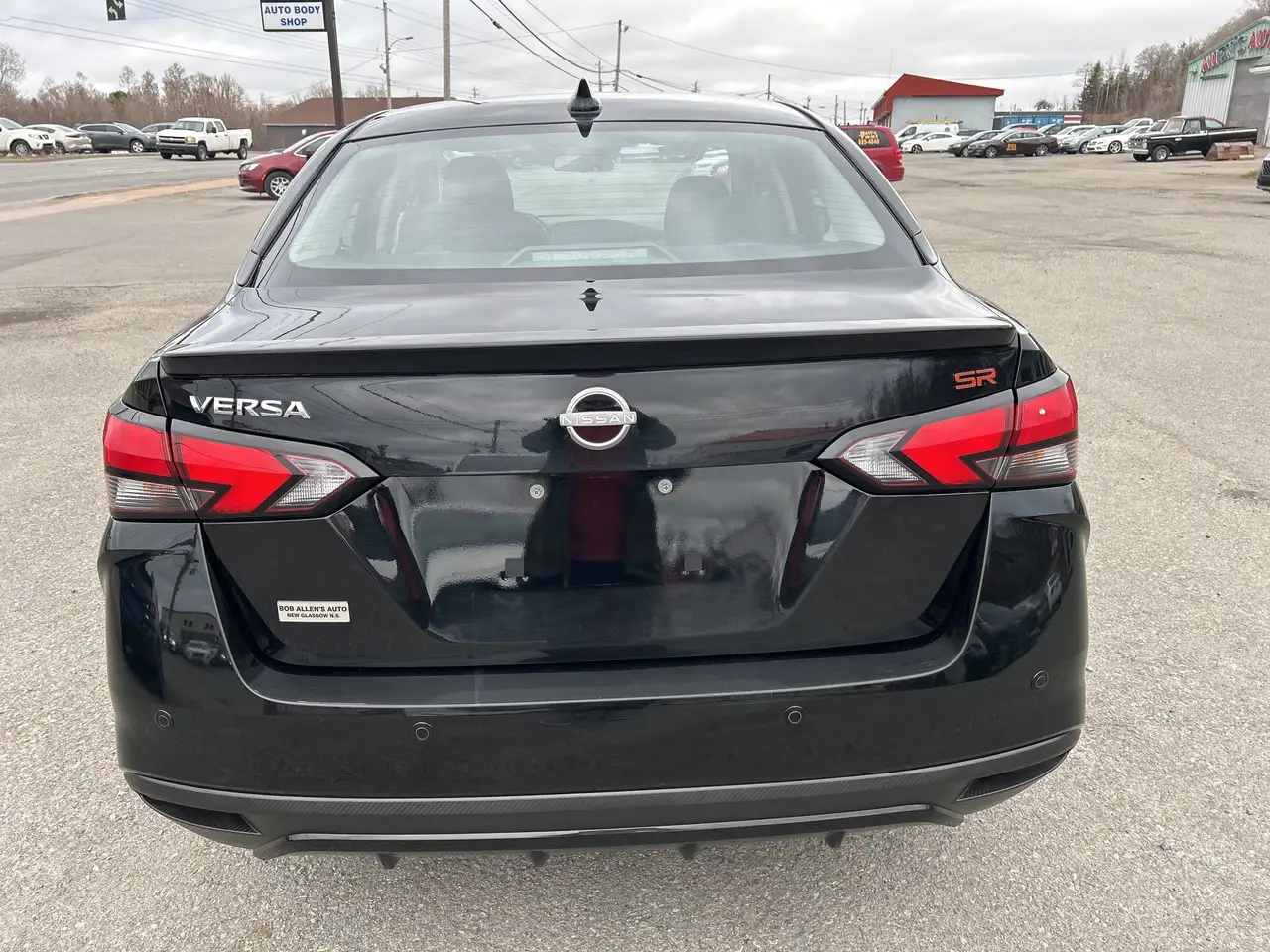 Nissan Versa снимка Nissan Versa