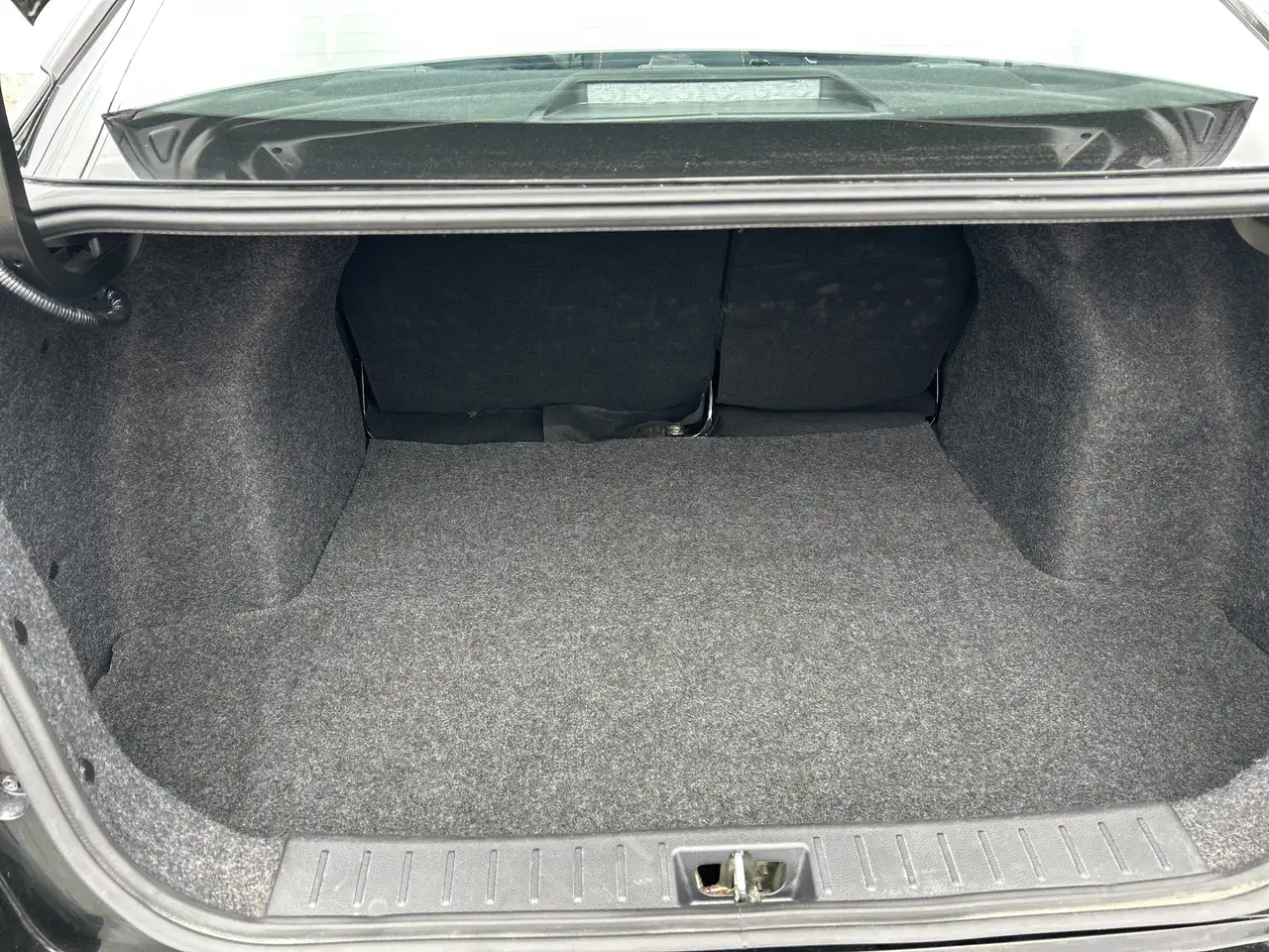 Nissan Versa снимка Nissan Versa