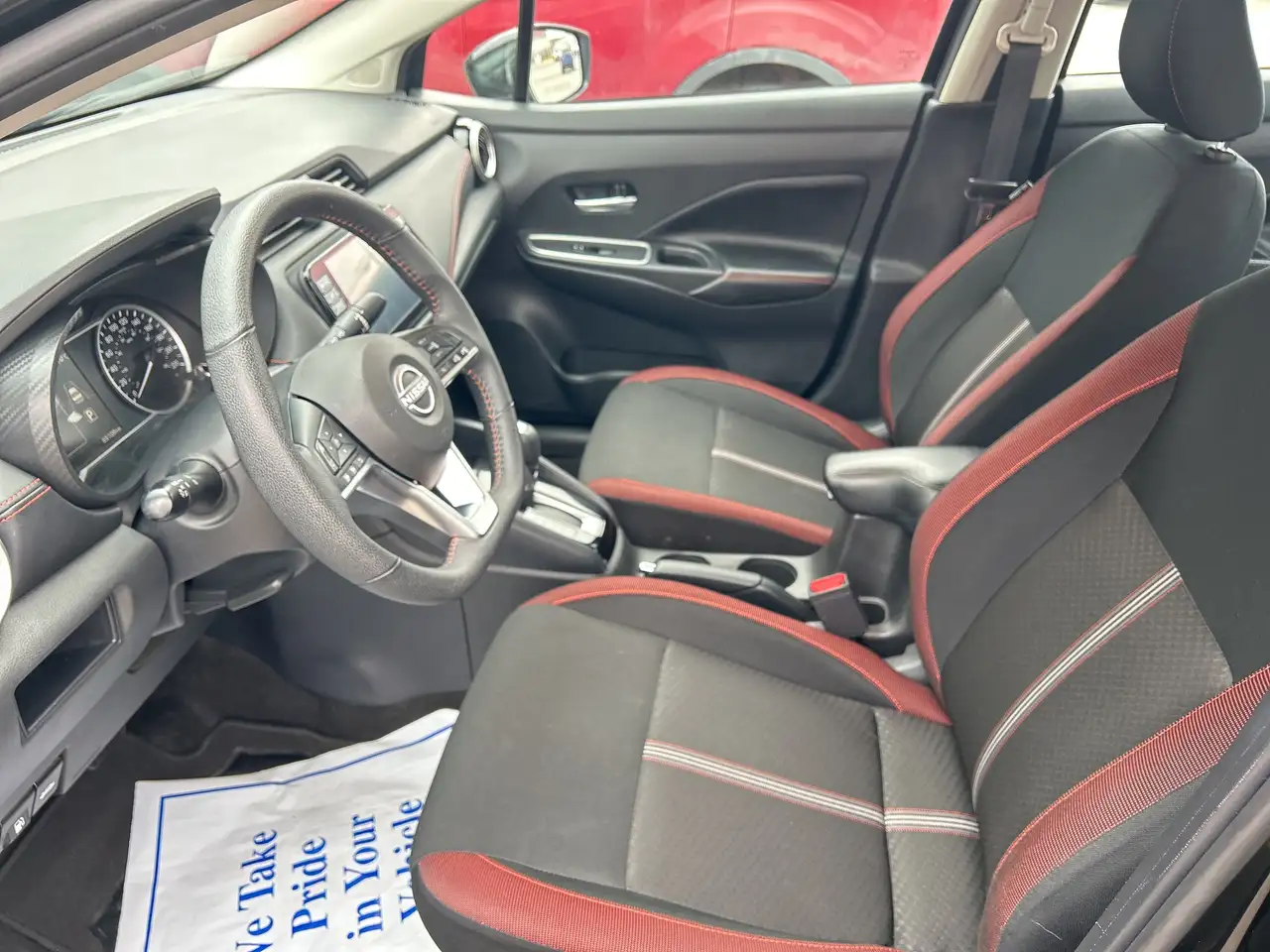 Nissan Versa снимка Nissan Versa
