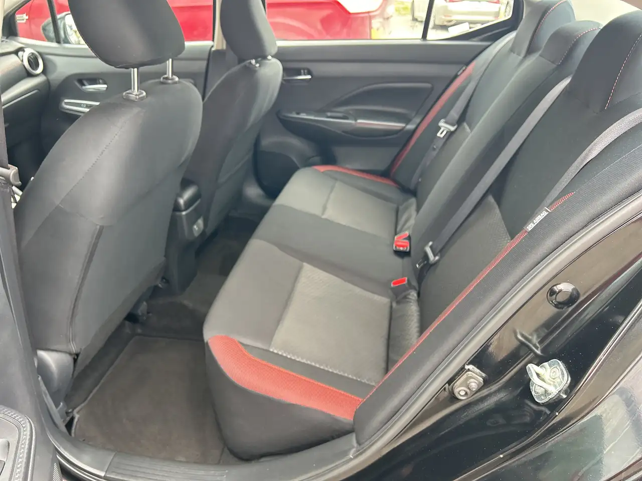 Nissan Versa снимка Nissan Versa