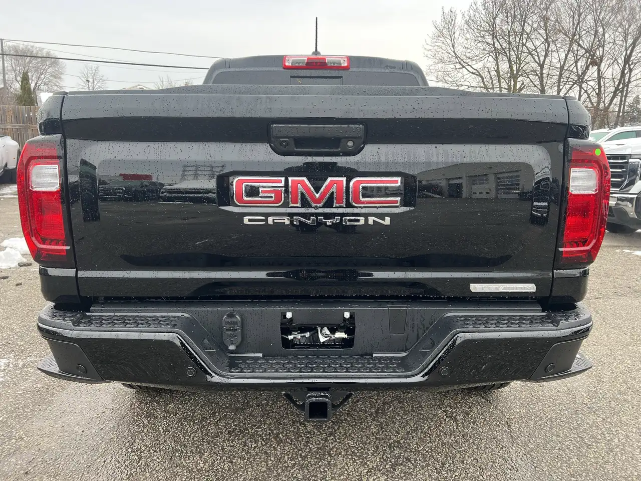 GMC Canyon photo GMC Canyon