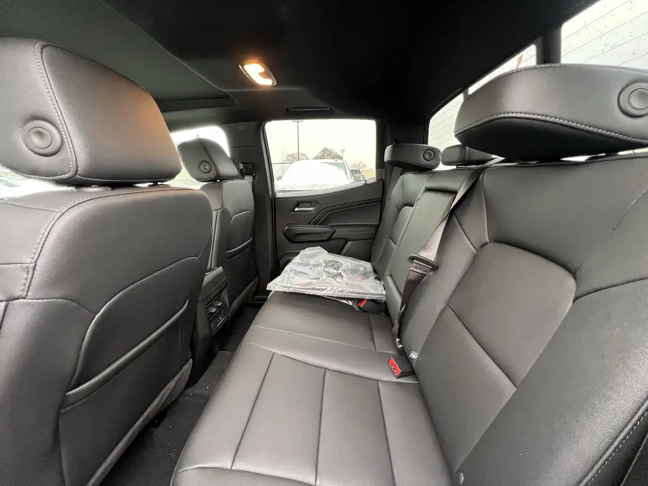 GMC Canyon photo GMC Canyon