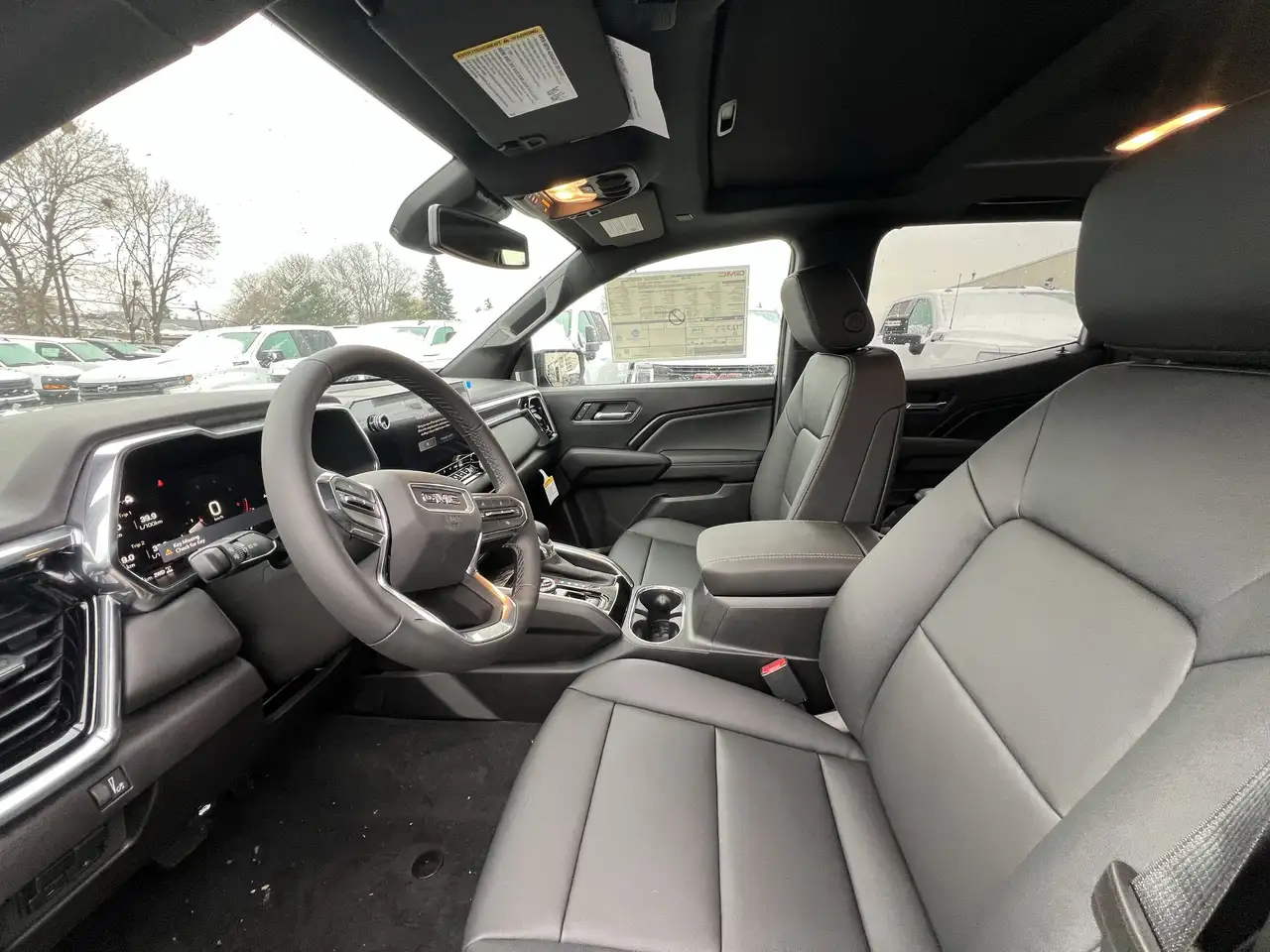 GMC Canyon photo GMC Canyon