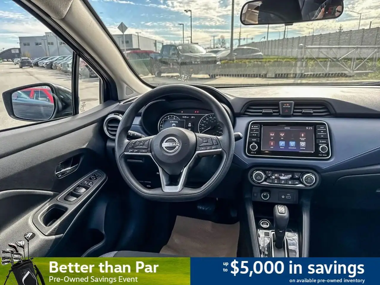 Nissan Versa снимка Nissan Versa