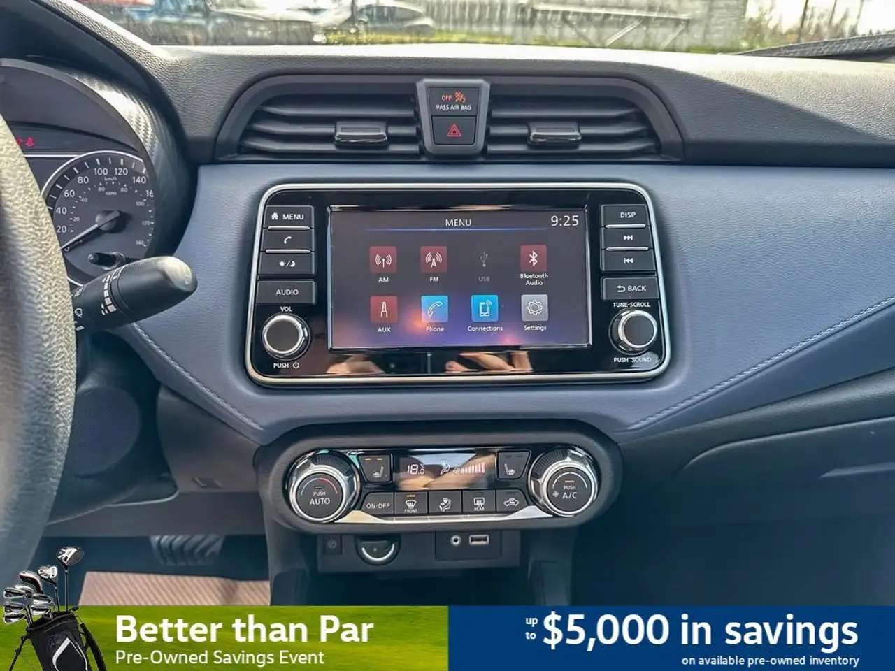 Nissan Versa снимка Nissan Versa