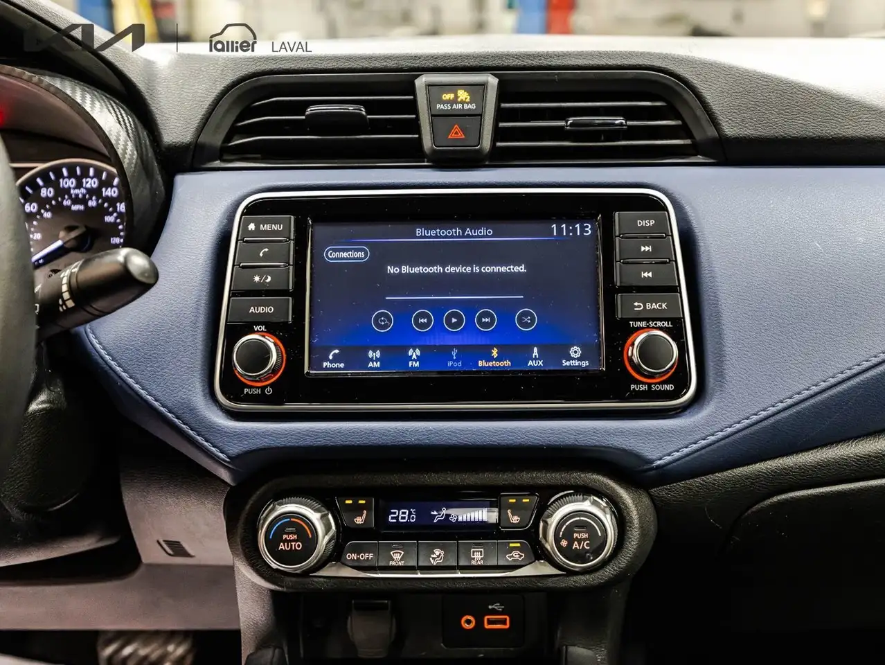 Nissan Versa снимка Nissan Versa