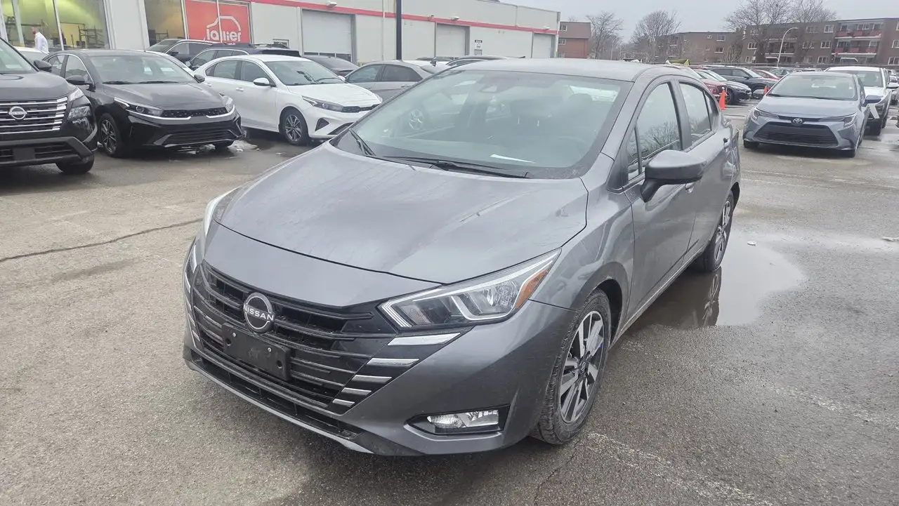 Nissan Versa снимка Nissan Versa