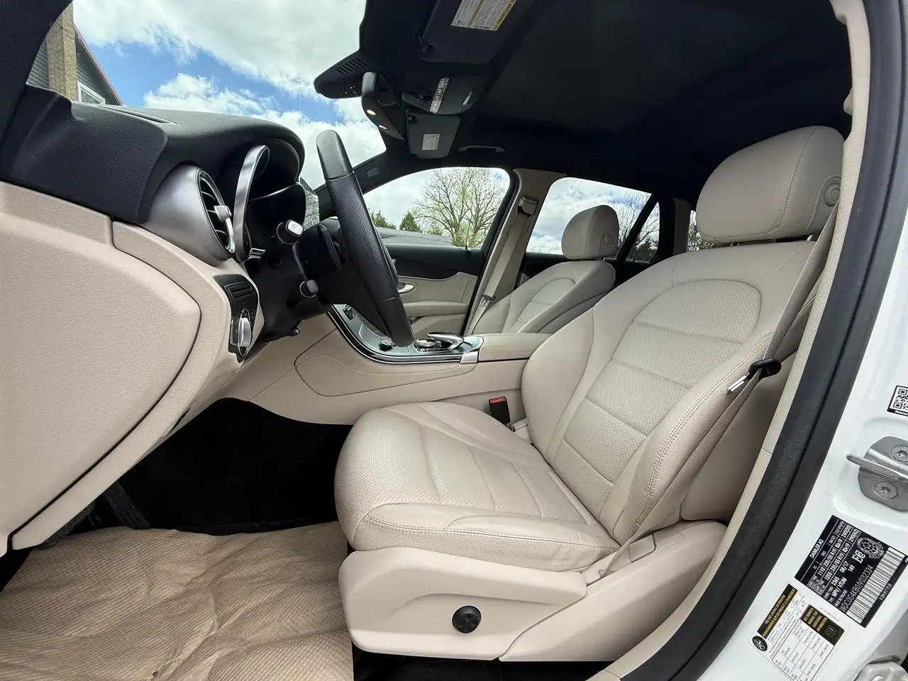 Mercedes-Benz GLC снимка Mercedes-Benz GLC