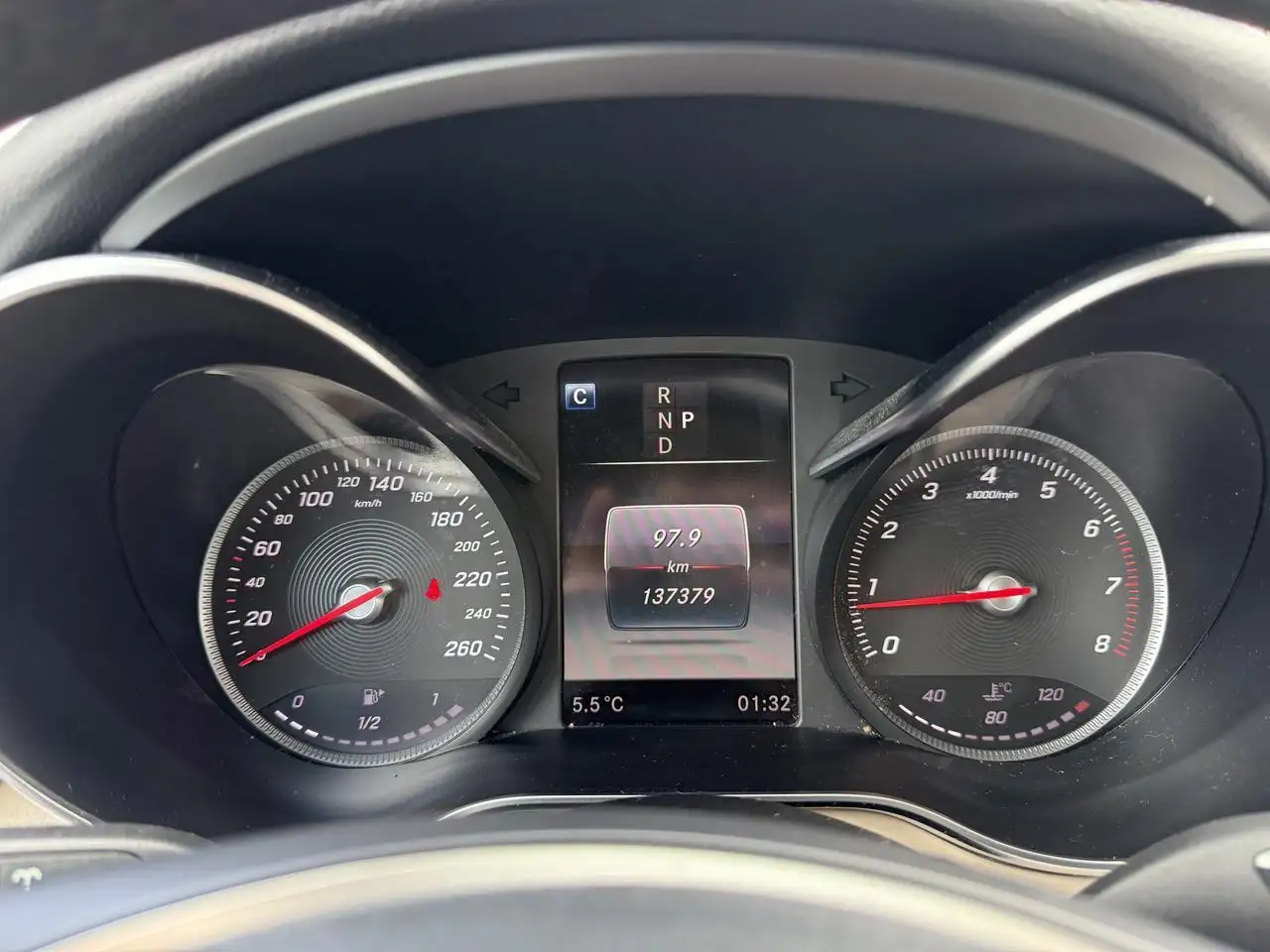 Mercedes-Benz GLC снимка Mercedes-Benz GLC