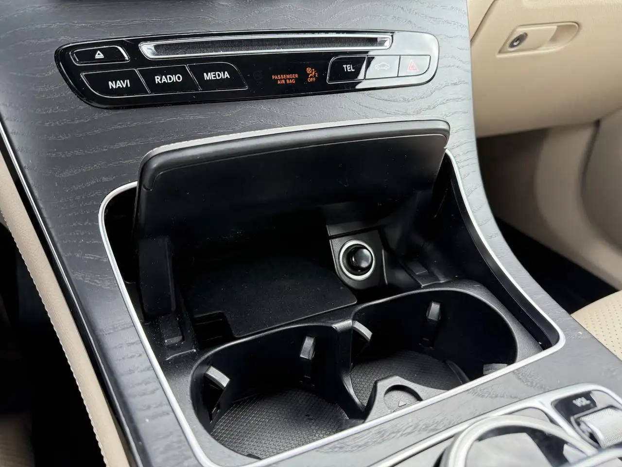 Mercedes-Benz GLC снимка Mercedes-Benz GLC