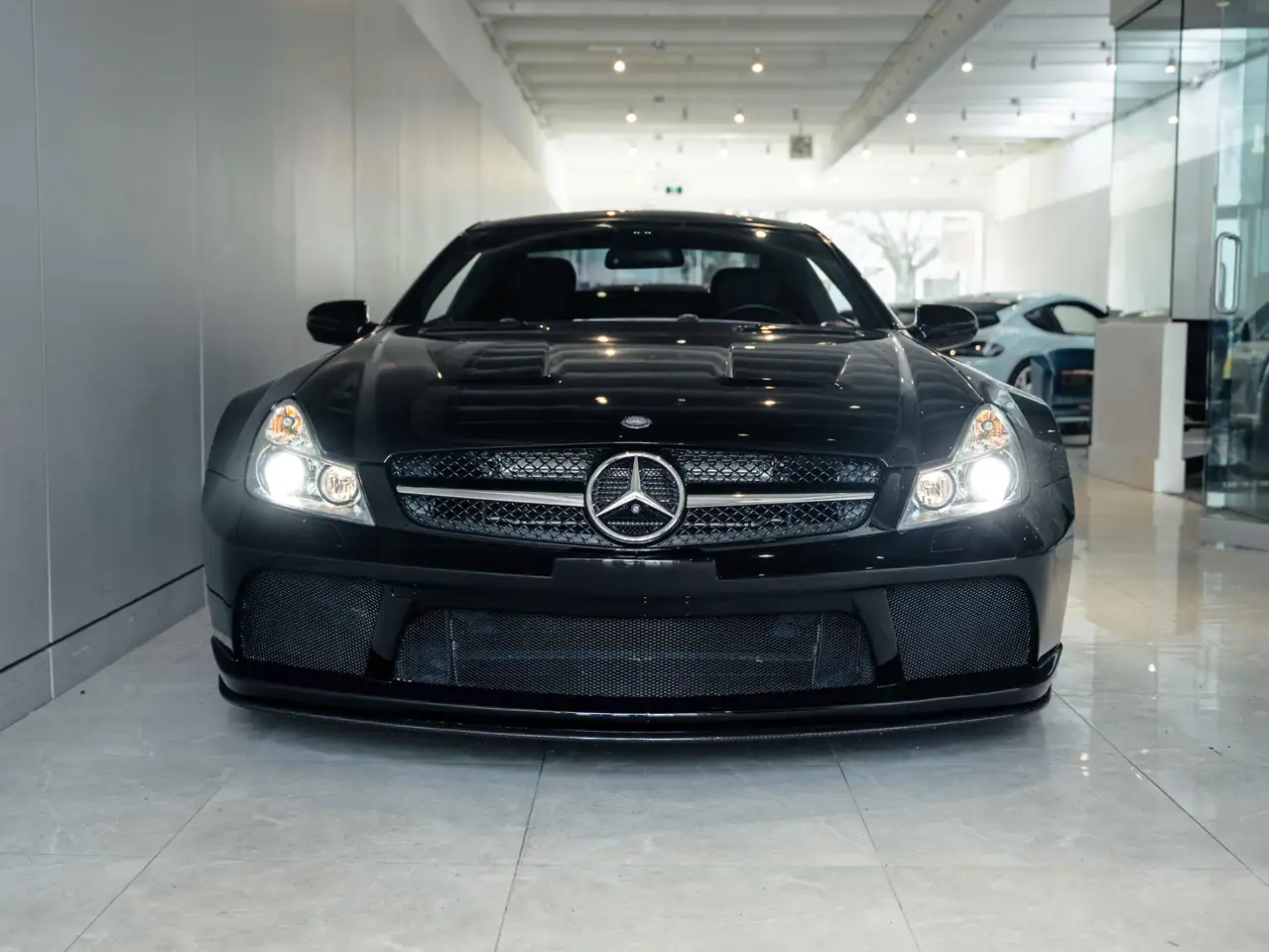 Mercedes-Benz SL снимка Mercedes-Benz SL
