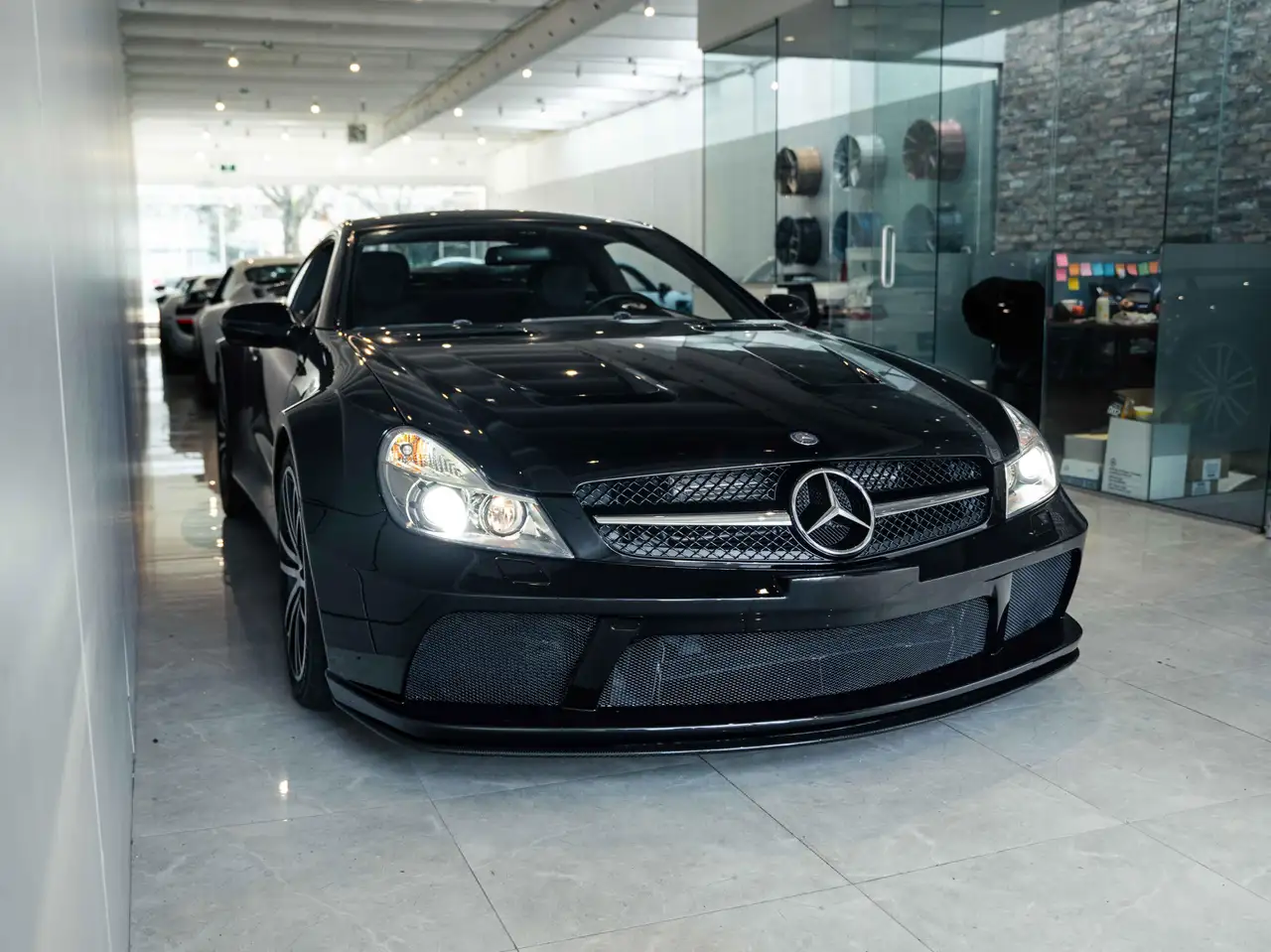Mercedes-Benz SL снимка Mercedes-Benz SL