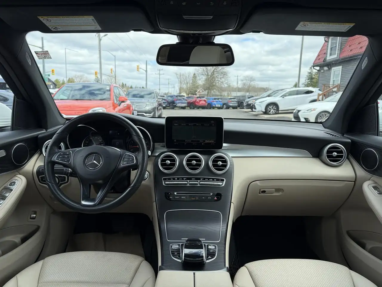 Mercedes-Benz GLC снимка Mercedes-Benz GLC