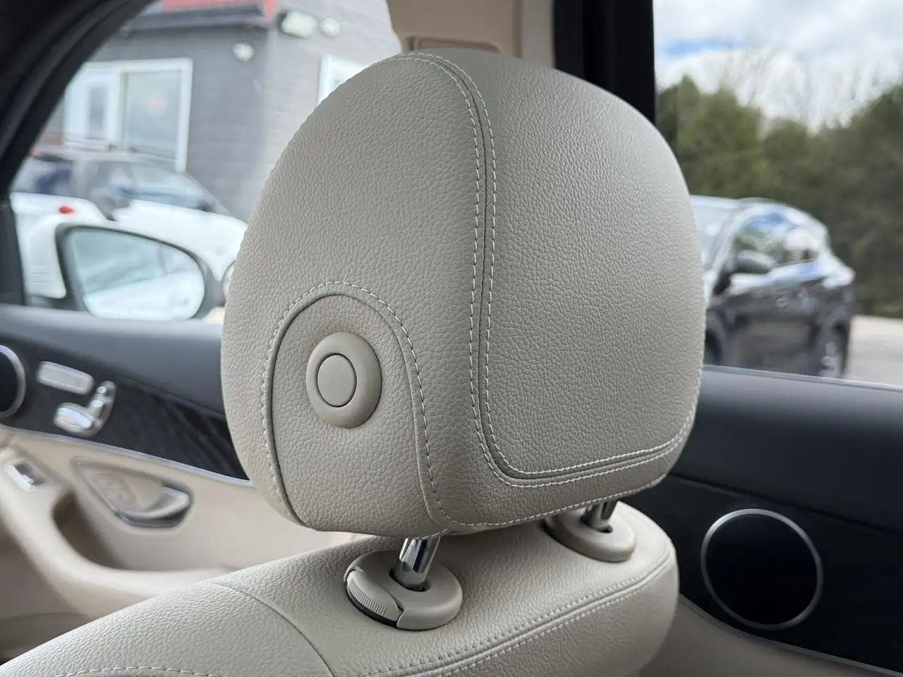 Mercedes-Benz GLC снимка Mercedes-Benz GLC
