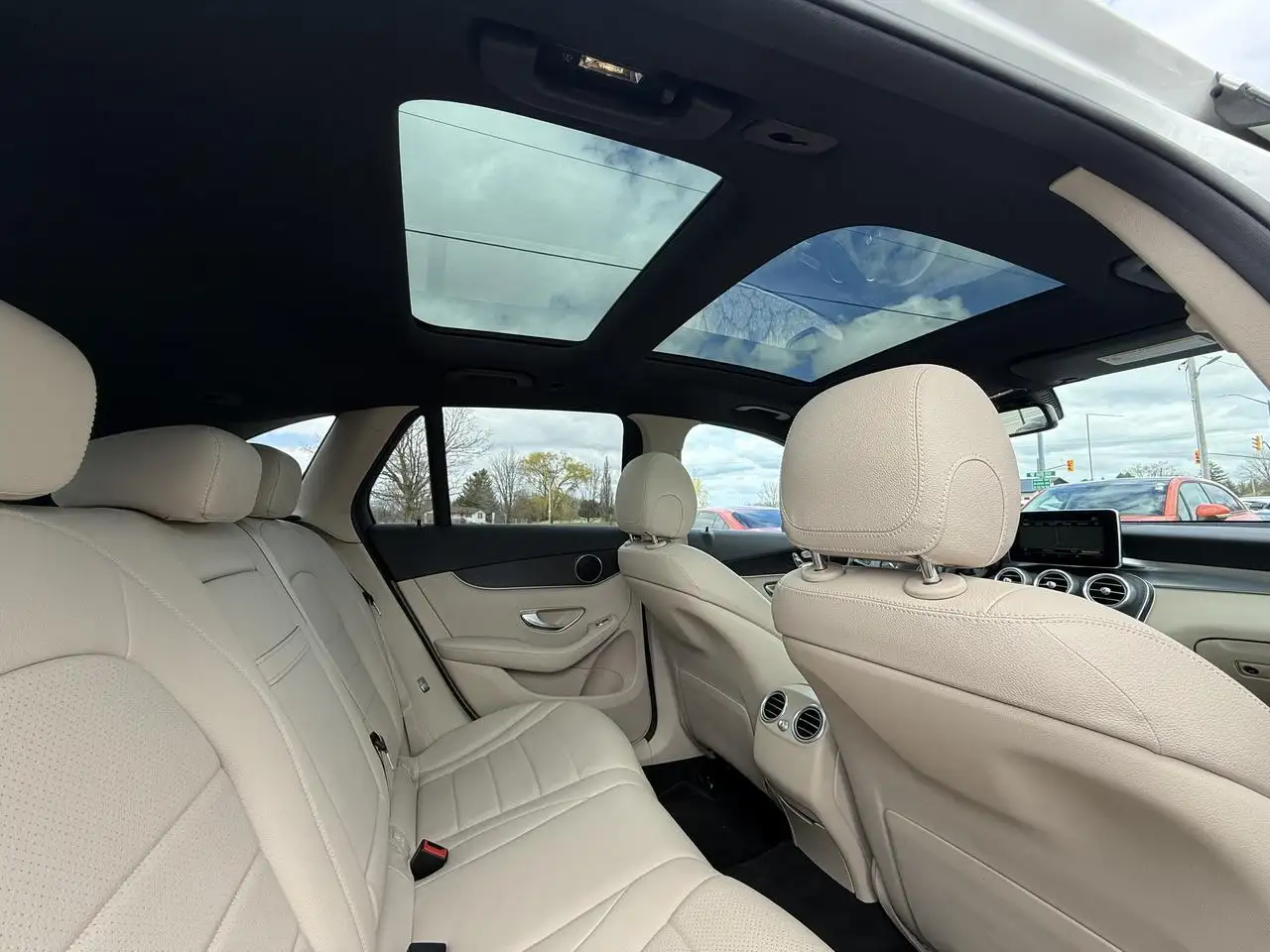 Mercedes-Benz GLC снимка Mercedes-Benz GLC