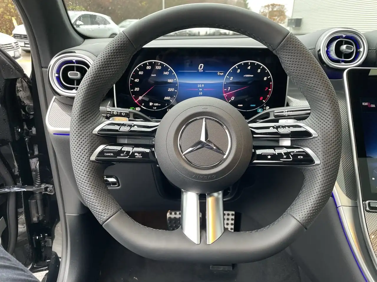 Mercedes-Benz GLC снимка Mercedes-Benz GLC