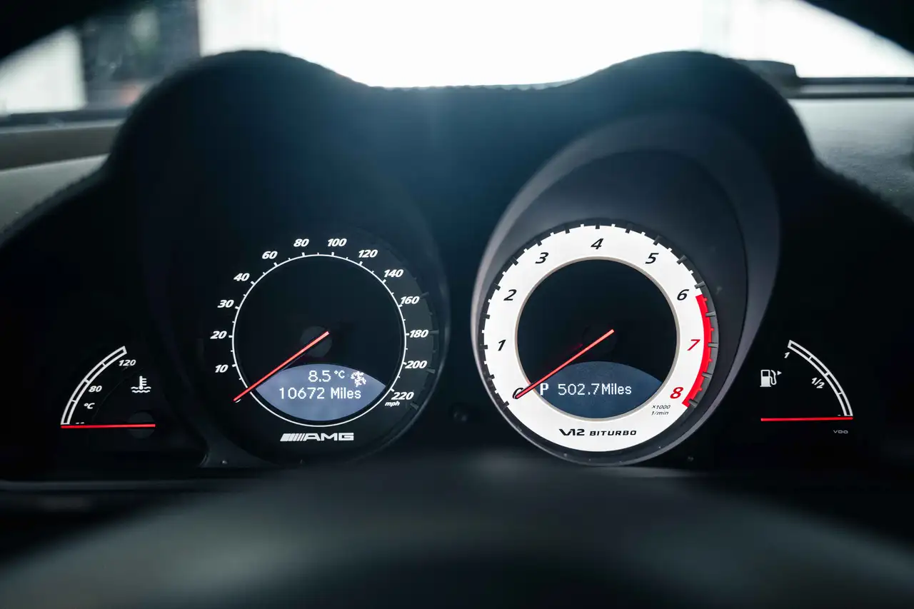 Mercedes-Benz SL снимка Mercedes-Benz SL