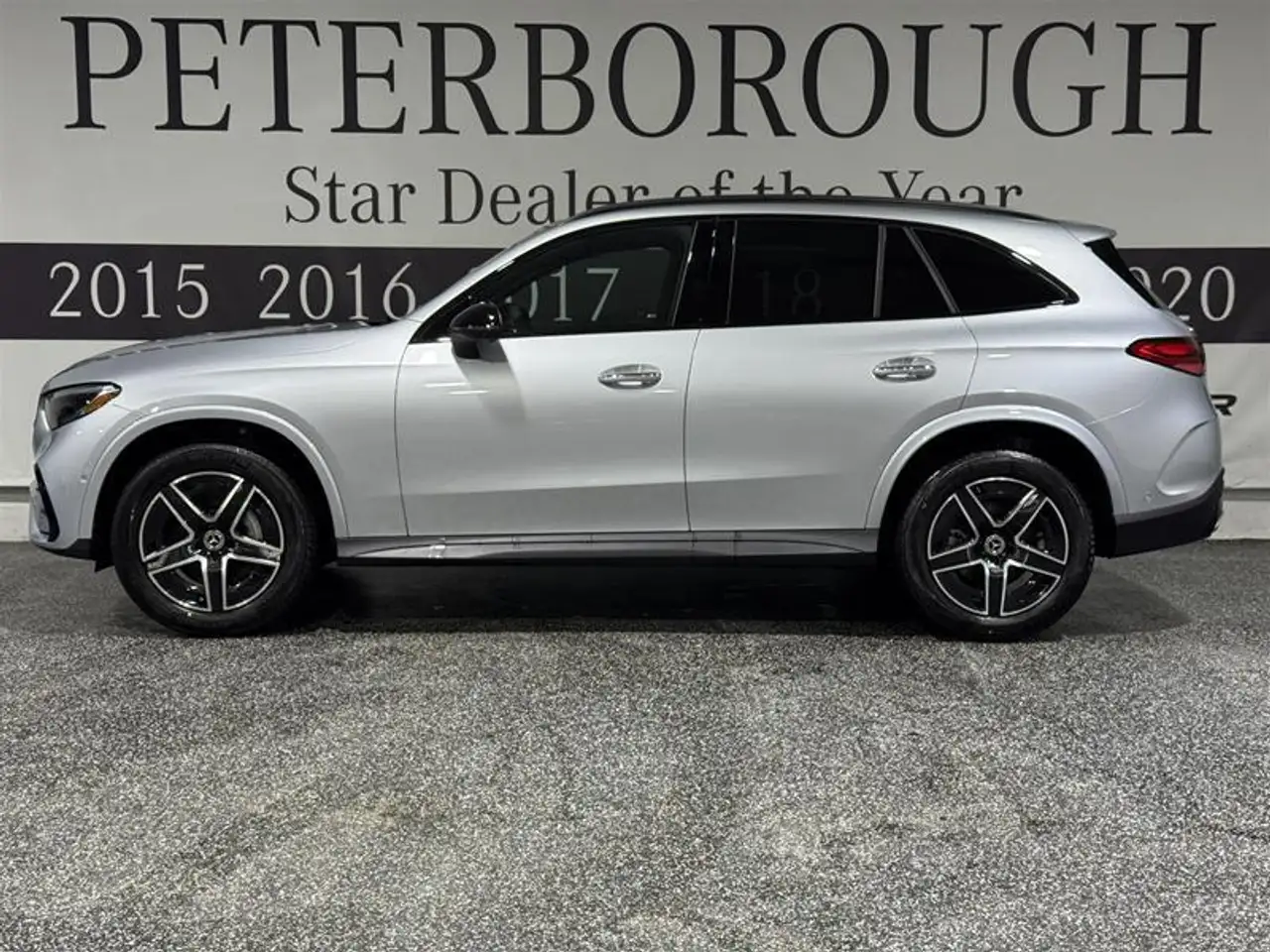 Mercedes-Benz GLC снимка Mercedes-Benz GLC