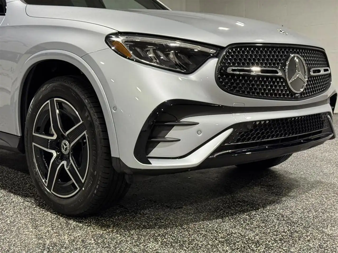 Mercedes-Benz GLC снимка Mercedes-Benz GLC