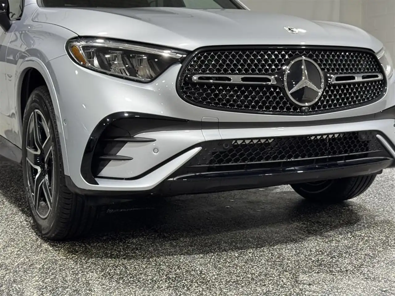 Mercedes-Benz GLC снимка Mercedes-Benz GLC
