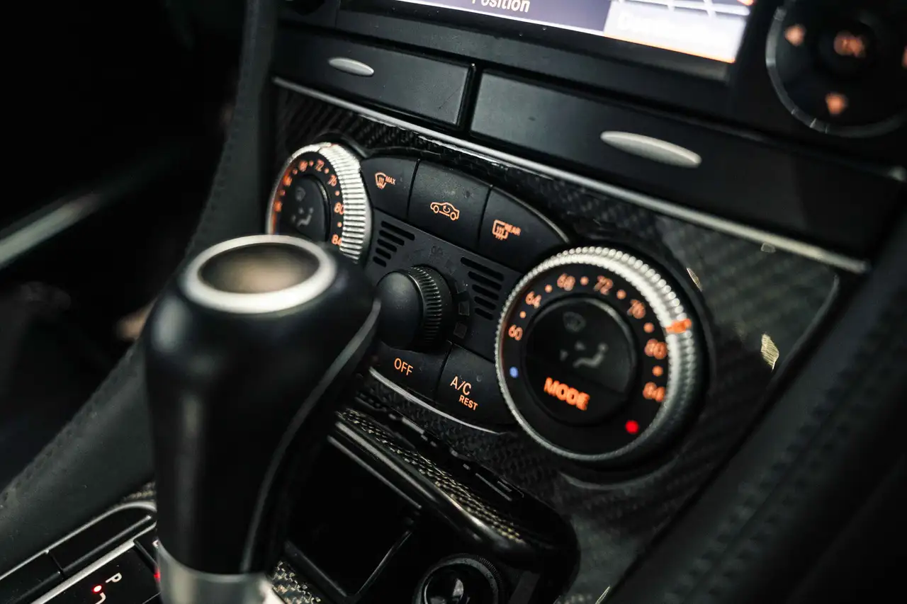 Mercedes-Benz SL снимка Mercedes-Benz SL