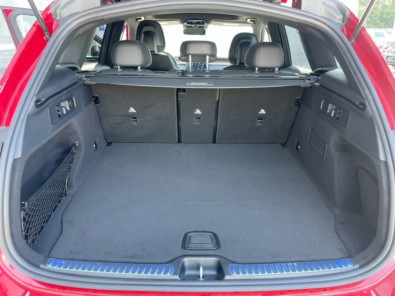 Mercedes-Benz GLC снимка Mercedes-Benz GLC