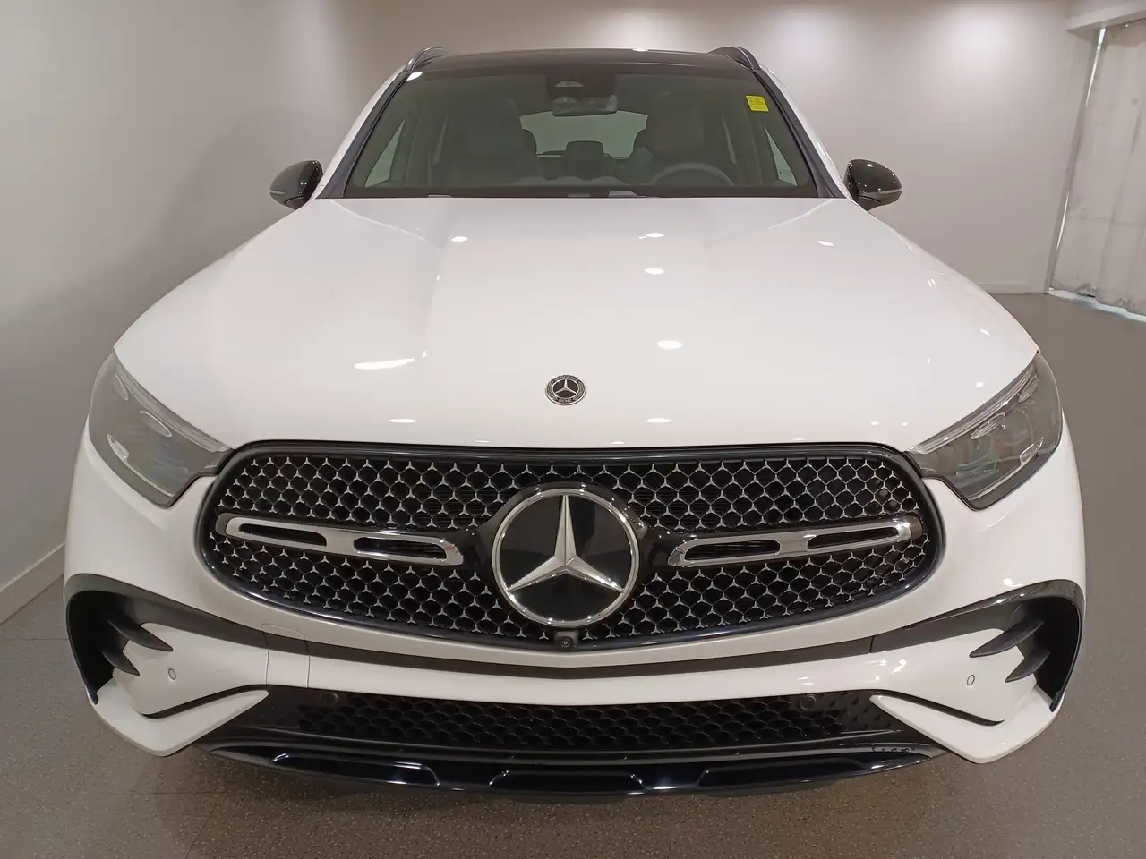 Mercedes-Benz GLC снимка Mercedes-Benz GLC