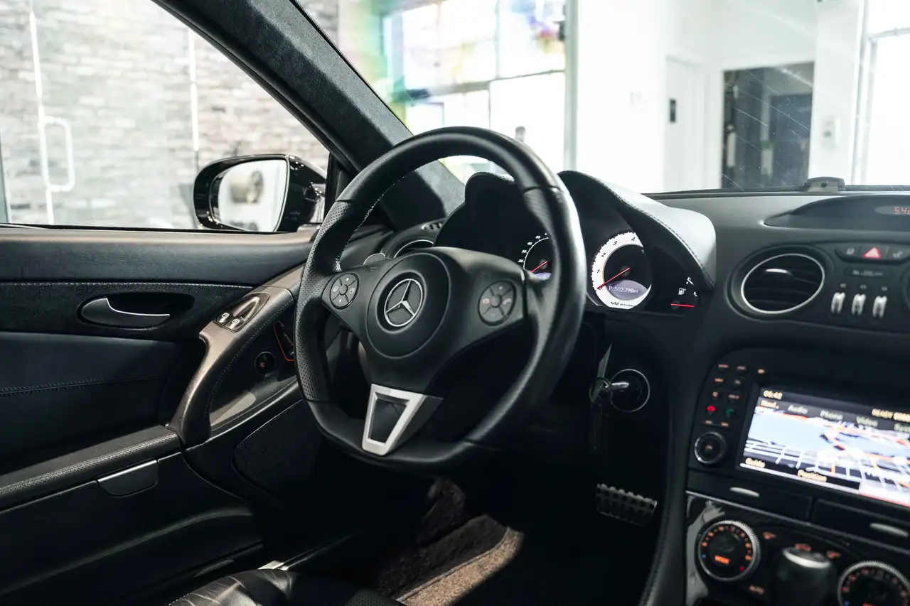 Mercedes-Benz SL снимка Mercedes-Benz SL