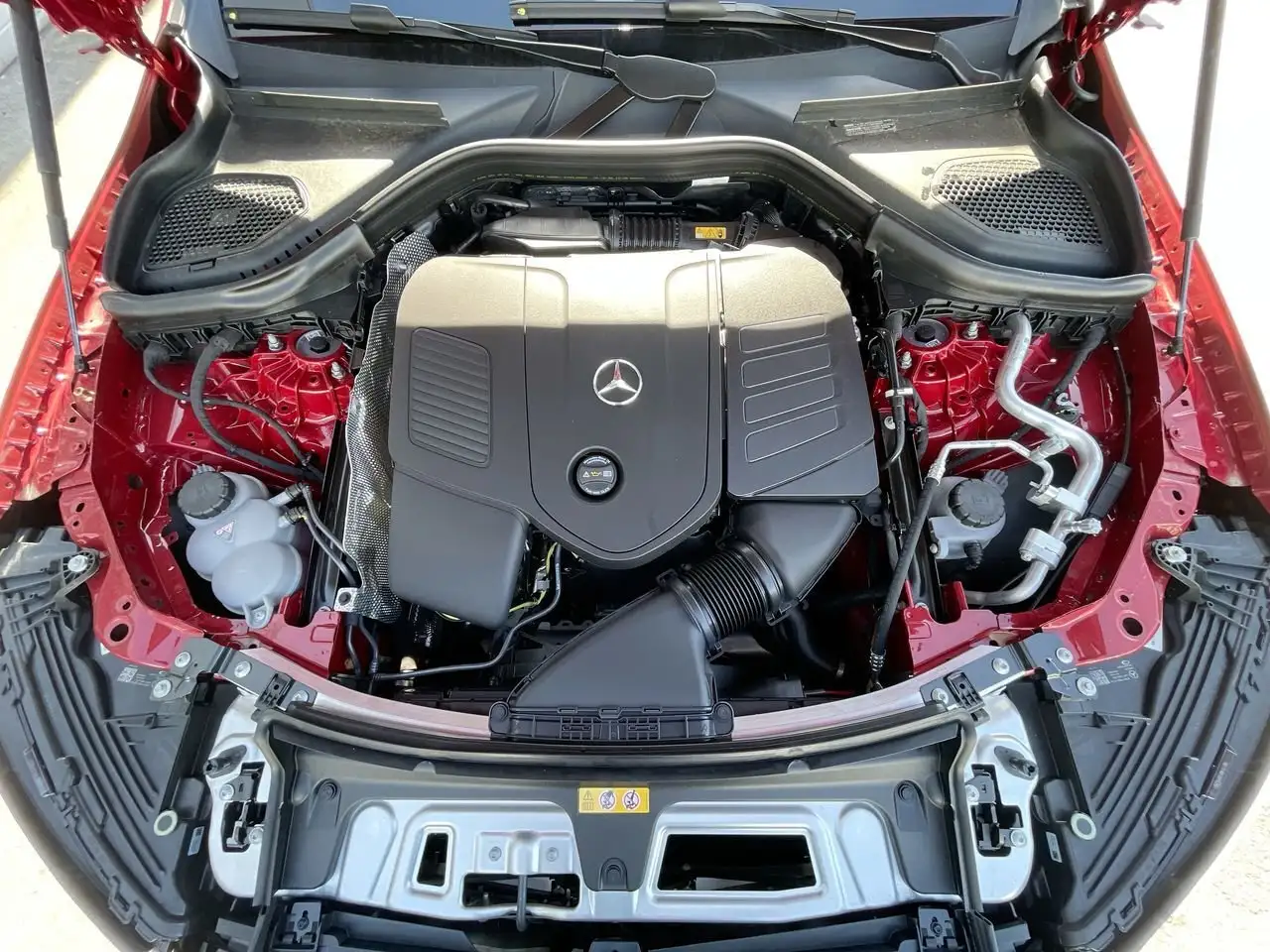 Mercedes-Benz GLC снимка Mercedes-Benz GLC