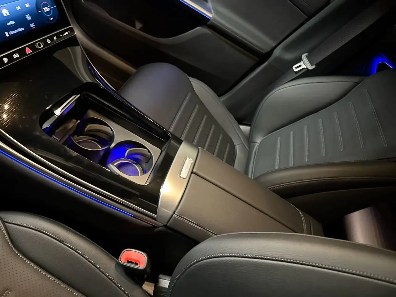 Mercedes-Benz GLC снимка Mercedes-Benz GLC