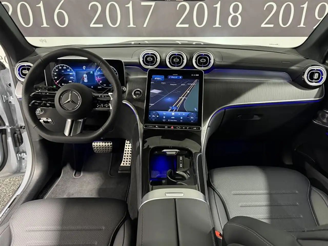 Mercedes-Benz GLC снимка Mercedes-Benz GLC
