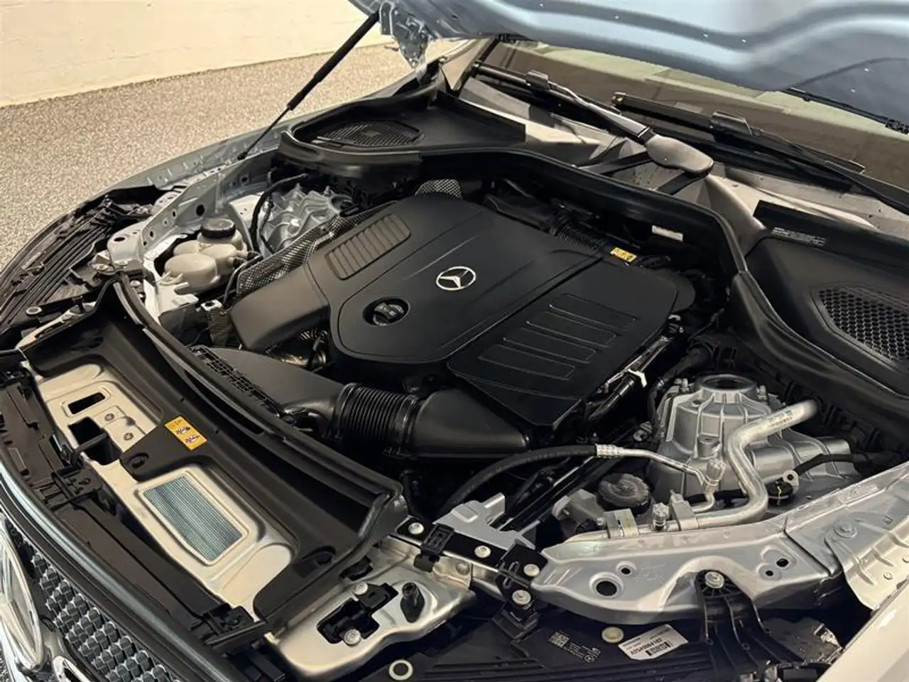 Mercedes-Benz GLC снимка Mercedes-Benz GLC