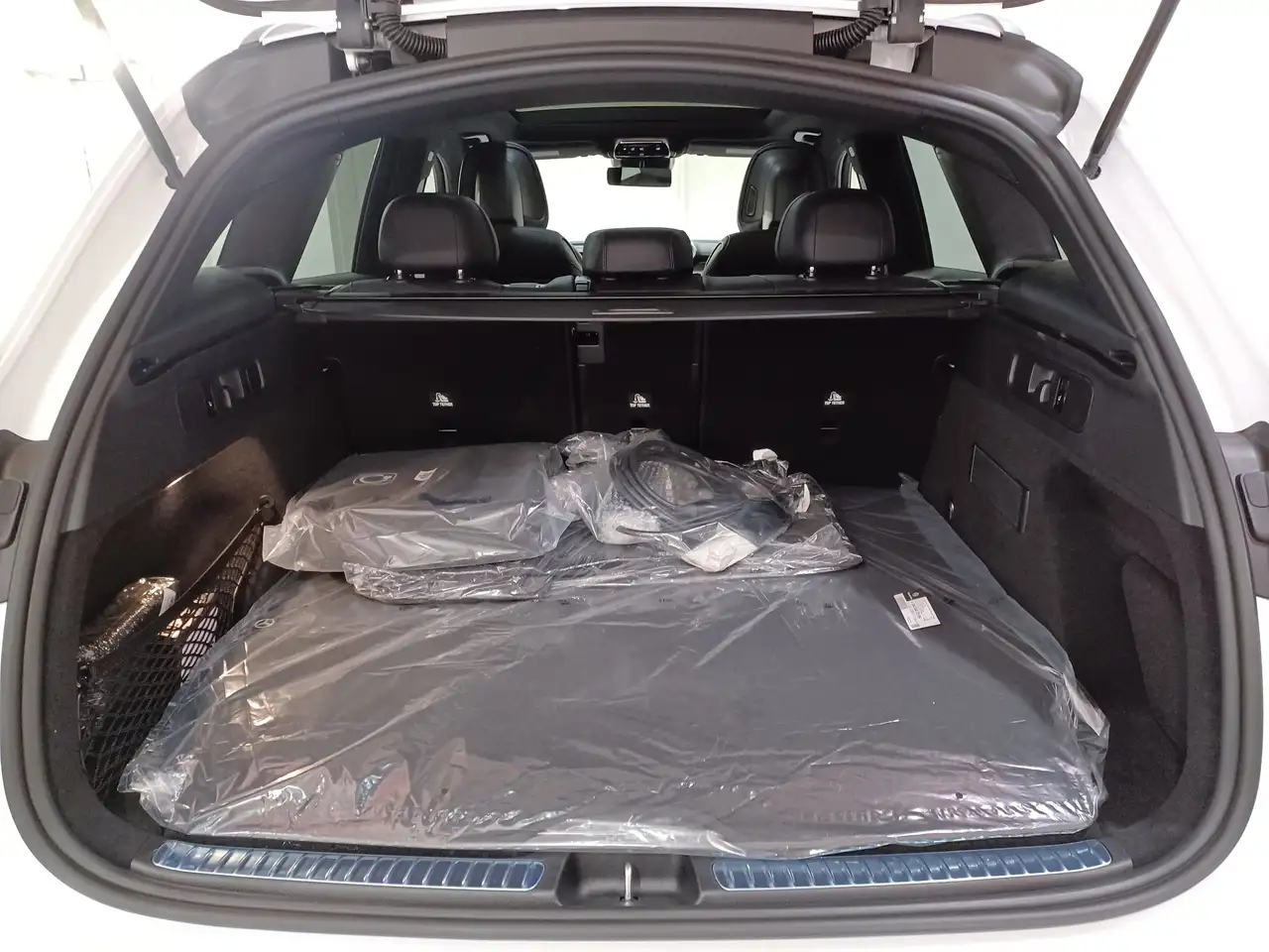Mercedes-Benz GLC снимка Mercedes-Benz GLC