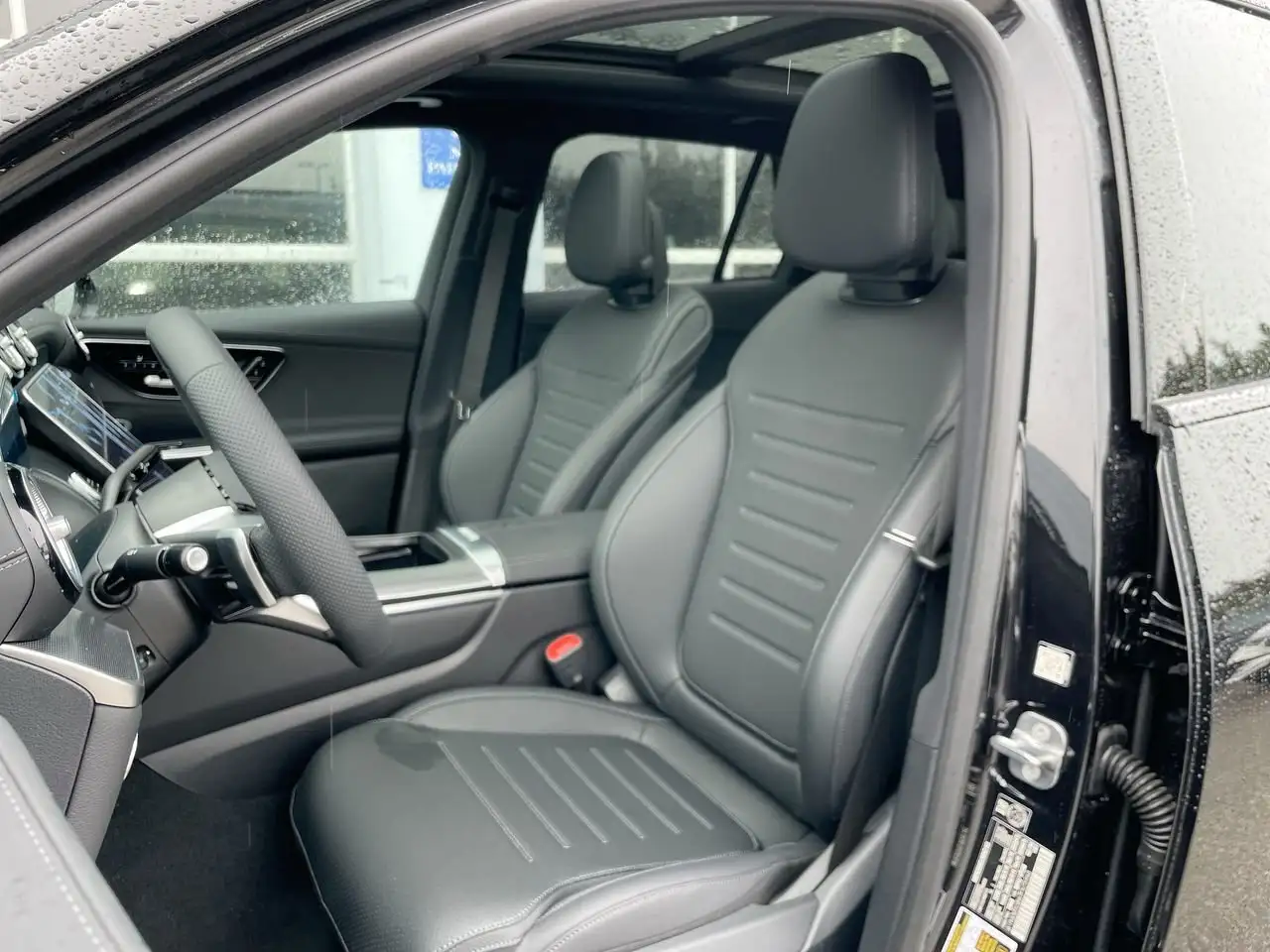 Mercedes-Benz GLC снимка Mercedes-Benz GLC