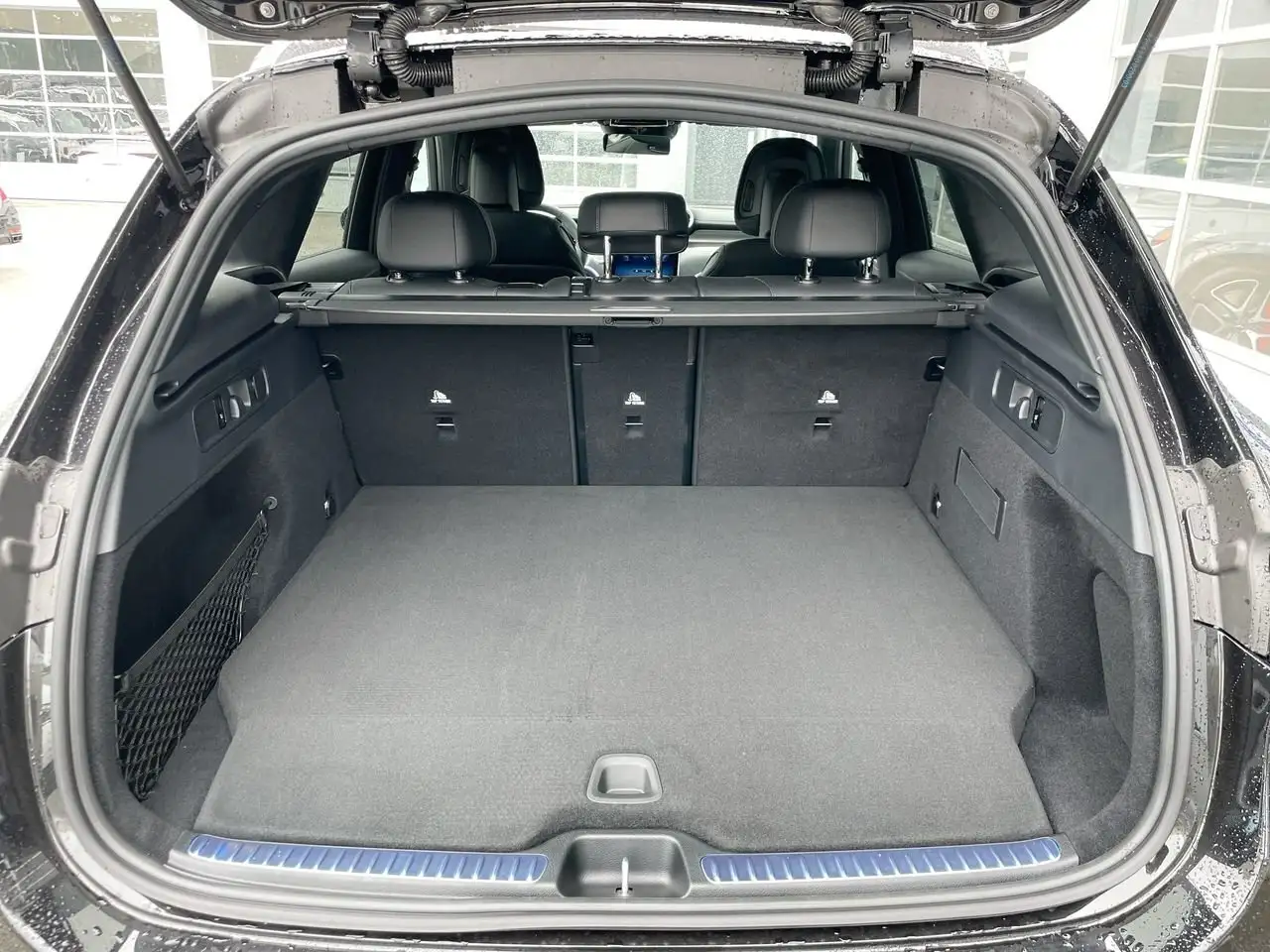 Mercedes-Benz GLC снимка Mercedes-Benz GLC