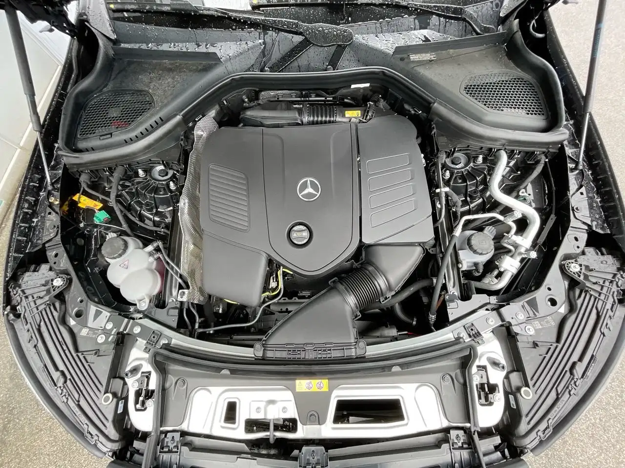 Mercedes-Benz GLC снимка Mercedes-Benz GLC